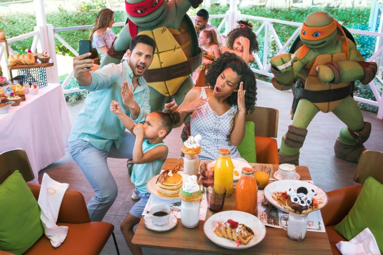 Nickelodeon Hotels & Resorts Punta Cana Exteriér fotografie Teenage Mutant Ninja Turtles at the Nickelodeon Suites Resort