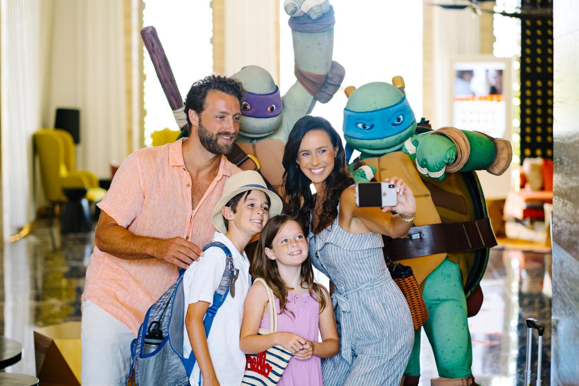 Nickelodeon Hotels & Resorts Punta Cana Exteriér fotografie The Teenage Mutant Ninja Turtles at the Nickelodeon Hotel in Punta Cana, Dominican Republic
